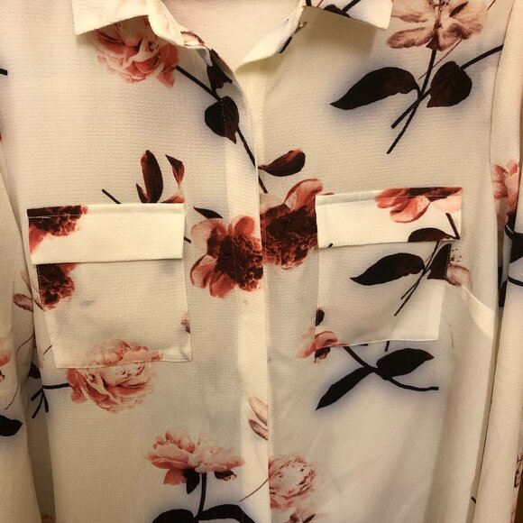 Le Chateau - white crepe blouse with floral pattern - Size Small - Picture 3 of 7